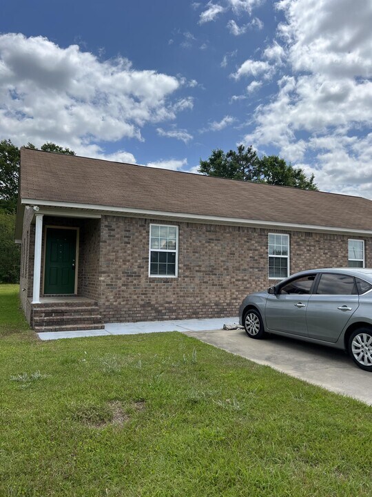 58 Wilkinson Rd in Ludowici, GA - Building Photo