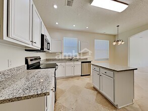 13740 Hawkeye Dr in Orlando, FL - Building Photo - Building Photo