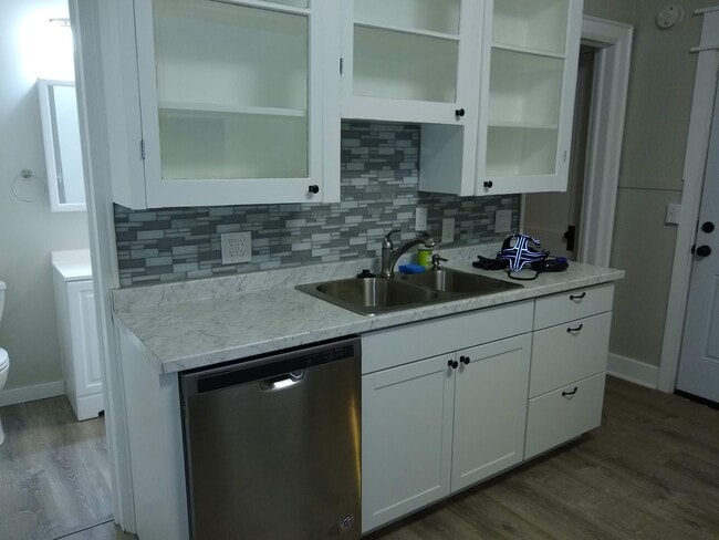 19 Sheffield Ave, Unit Lower Unit in Buffalo, NY - Foto de edificio - Building Photo