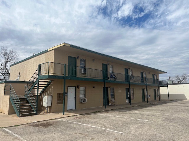 1533-1557 Bryant Blvd S in San Angelo, TX - Building Photo