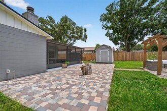 17821 Morninghigh Dr in Lutz, FL - Building Photo - Building Photo