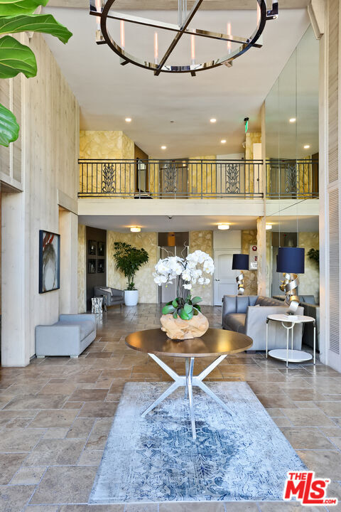 property at 809 S Bundy Dr