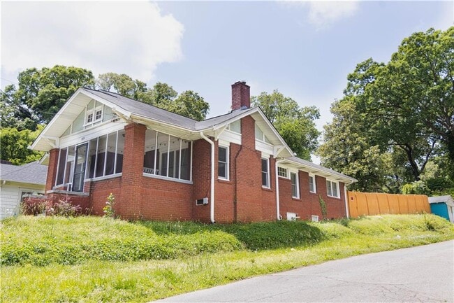 property at 359 Mathewson Pl SW