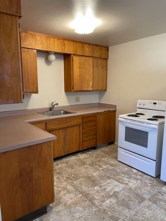 2158 Placer St in Redding, CA - Building Photo