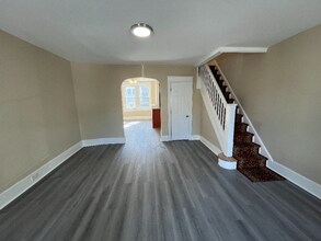 4634 Fernhill Rd in Philadelphia, PA - Foto de edificio - Building Photo