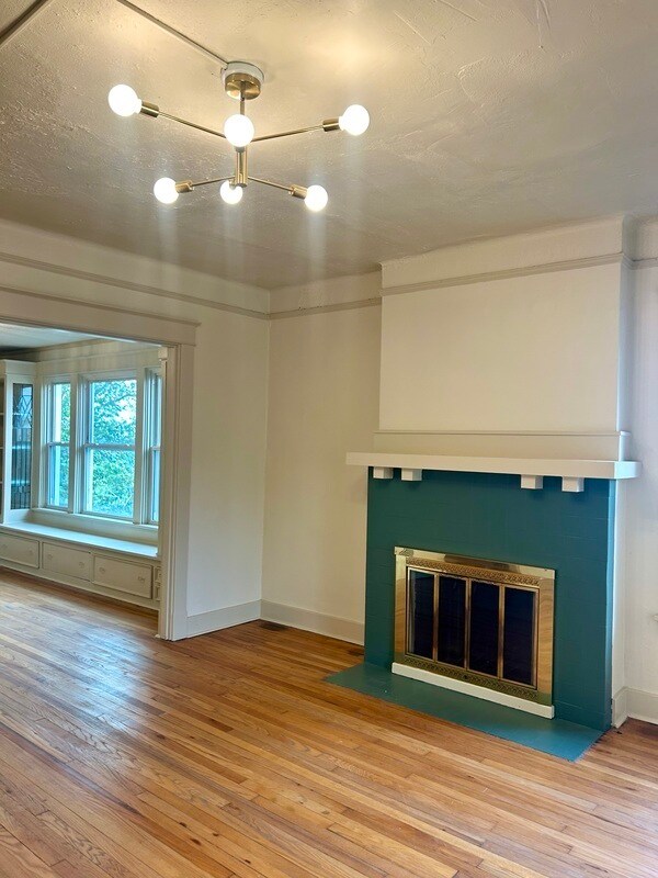 2750 Broadway Ave in Dormont, PA - Building Photo - Building Photo