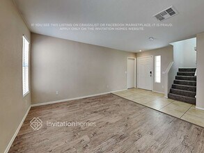 5028 Dancing Lights Ave in Las Vegas, NV - Foto de edificio - Building Photo