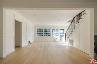 4051 Beverly Glen Blvd in Los Angeles, CA - Building Photo - Building Photo