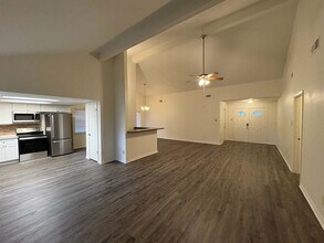 1613 Cantrell Blvd in Conroe, TX - Building Photo - Building Photo