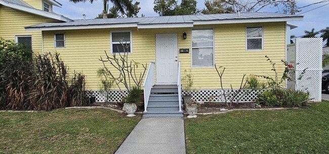 461 W Marion Ave