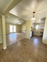 1413 Lucchesi Ln in Modesto, CA - Building Photo - Building Photo