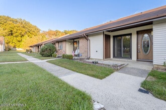 47 Wild Turkey Way in Englishtown, NJ - Building Photo - Building Photo