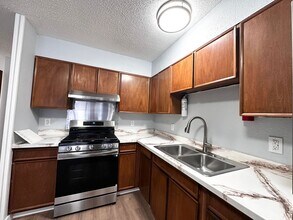 933 W 20th Ave in Anchorage, AK - Building Photo - Building Photo