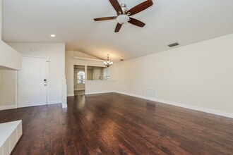 538 Beth Ann St in Valrico, FL - Building Photo - Building Photo