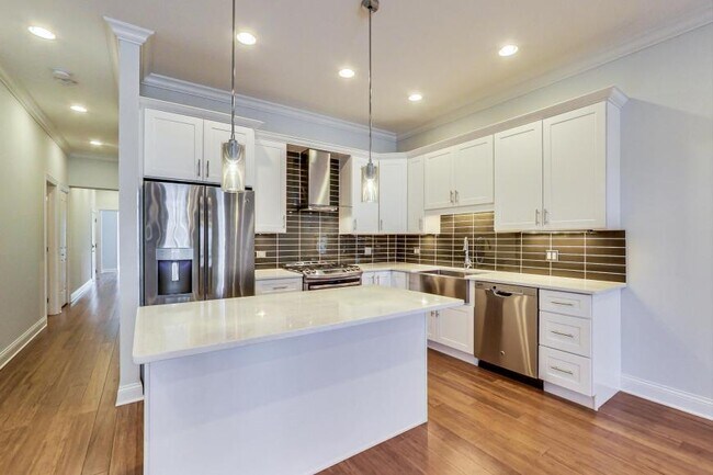 2347 W North Ave in Chicago, IL - Building Photo - Building Photo