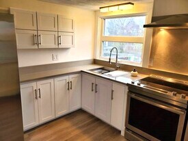 149 High St, Unit 2nd Floor Unit in Ipswich, MA - Building Photo