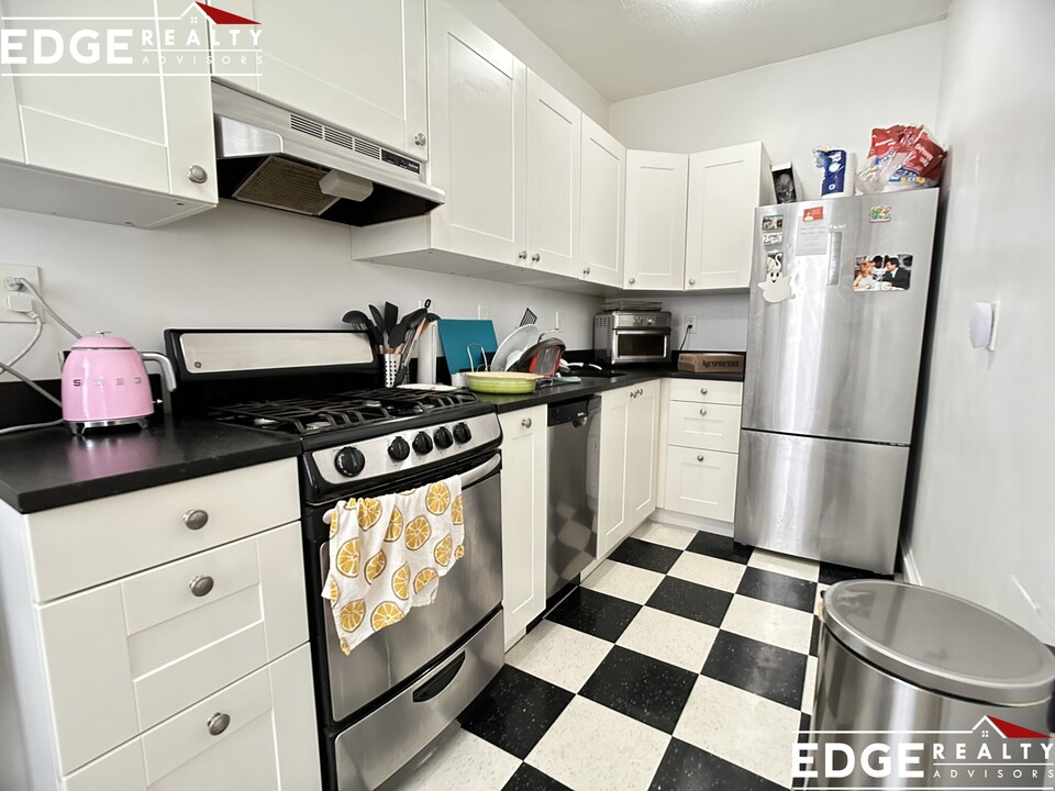 120 Brainerd Rd, Unit 4 in Boston, MA - Building Photo