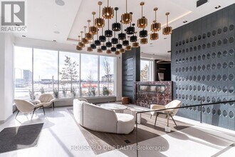 412 Silver Maple Rd in Oakville, ON - Building Photo - Building Photo