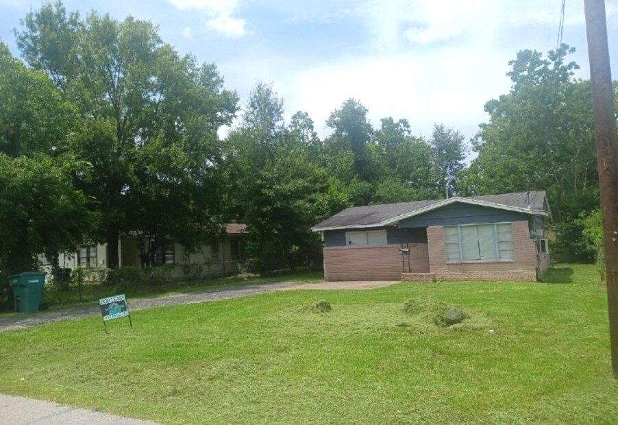 1640 Parry St in Beaumont, TX - Foto de edificio