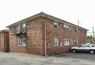 146 Westfield Ave in Clark, NJ - Building Photo - Building Photo