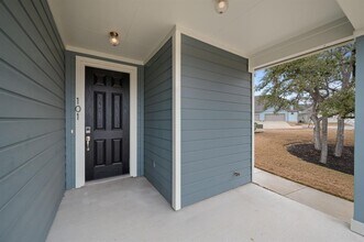 305 Bolivar Wy in San Marcos, TX - Building Photo - Building Photo