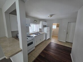 129 E Forest St in Hartford, IL - Building Photo - Building Photo