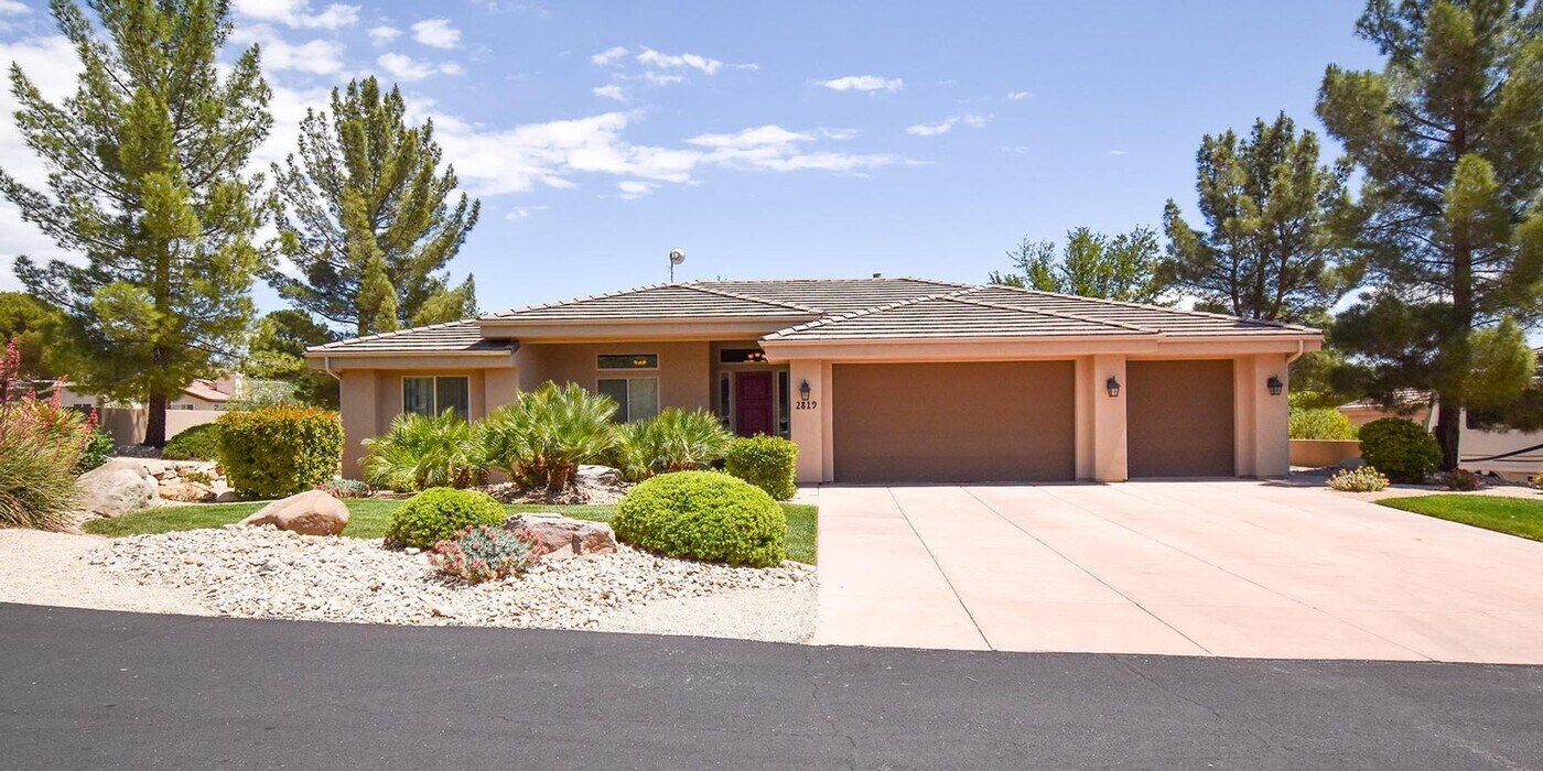 2819 Oakley Cir in Saint George, UT - Building Photo