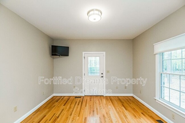 3404 Iva Ada Dr in Hillsborough, NC - Building Photo - Building Photo