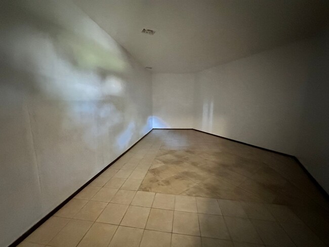 7700 S Country Club Dr in Oklahoma City, OK - Building Photo - Building Photo