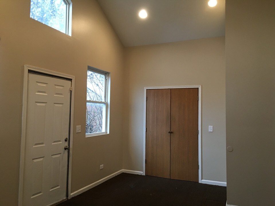 29 W Garfield Blvd in Chicago, IL - Building Photo