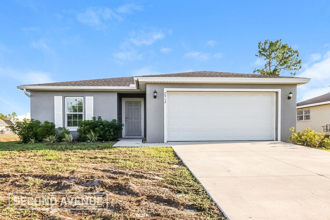 2912 38th St SW in Lehigh Acres, FL - Building Photo