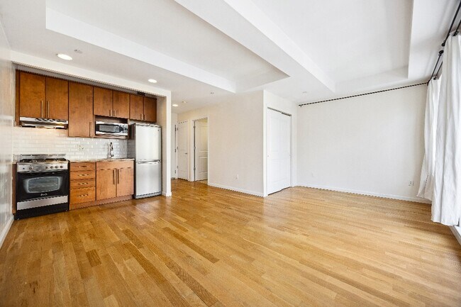 416 E 117th St, Unit 2B in New York, NY - Building Photo - Building Photo