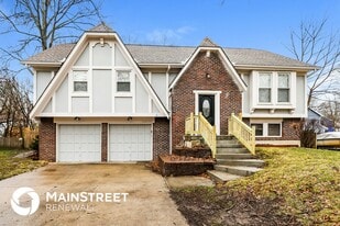 14835 S Locust St in Olathe, KS - Building Photo