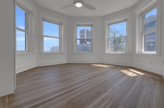 1090 Commonwealth Ave, Unit 400 in Boston, MA - Building Photo - Building Photo