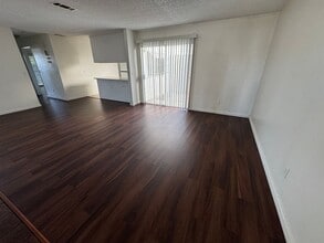 6936 Village Green Dr in Stockton, CA - Building Photo - Building Photo