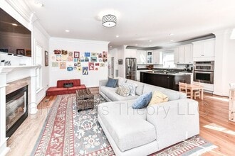 306A Pine St in Falls Church, VA - Building Photo - Building Photo