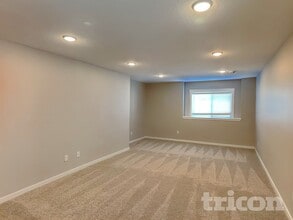 881 High St in Newport, MN - Building Photo - Building Photo