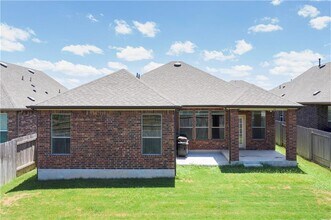 1221 Backcountry Dr in Leander, TX - Building Photo - Building Photo