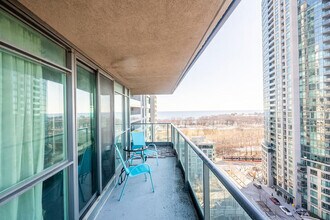 250 Fort York Blvd, Unit SI ID1397939P in Toronto, ON - Building Photo - Building Photo