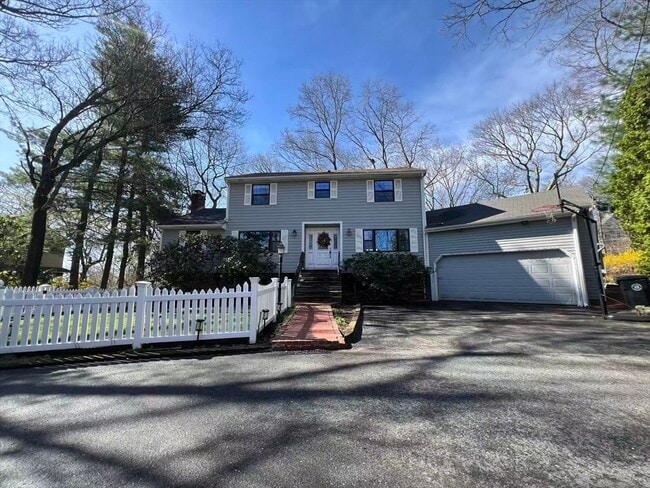 property at 2 Blueberry Hill Ln
