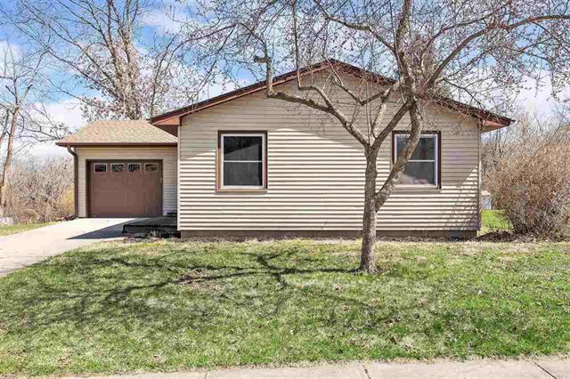 1564 Prairie du Chien Rd in Iowa City, IA - Building Photo