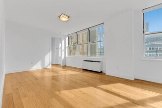 50 Murray St in New York, NY - Building Photo - Building Photo