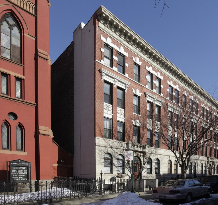 159 Milton St in Brooklyn, NY - Building Photo