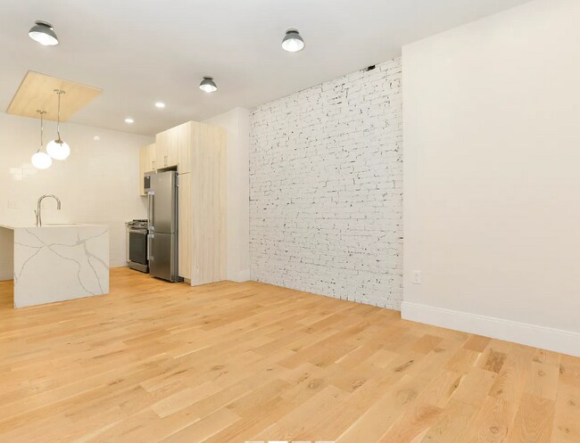 200 Maverick St, Unit 1 in Boston, MA - Building Photo - Building Photo