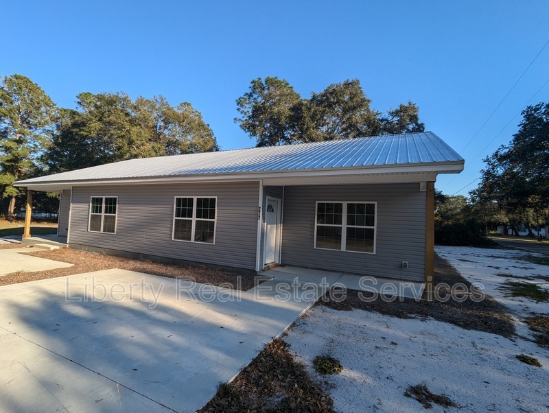 277 Myrtle Ave in Jesup, GA - Building Photo