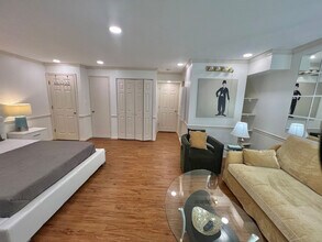 11874 Sunrise Valley Dr in Reston, VA - Building Photo - Building Photo