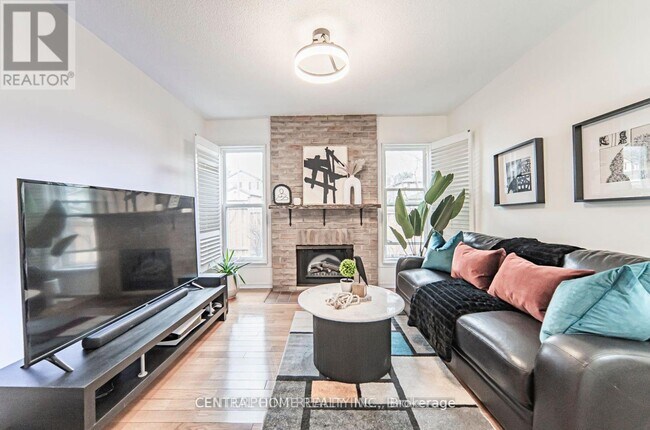 84 Raleigh Crescent in Markham, ON - Building Photo - Building Photo