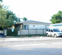 1080 NE 80th St in Miami, FL - Building Photo - Building Photo