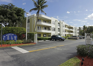 Palm Cove in Miami, FL - Building Photo - Building Photo