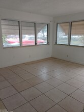 308 SE 4th Ave, Unit 308 in Hallandale Beach, FL - Building Photo - Building Photo